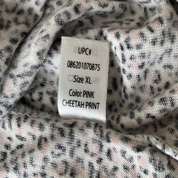 NWOT Cuddl Duds Pink Cheetah Print Top - Picture 6 of 6